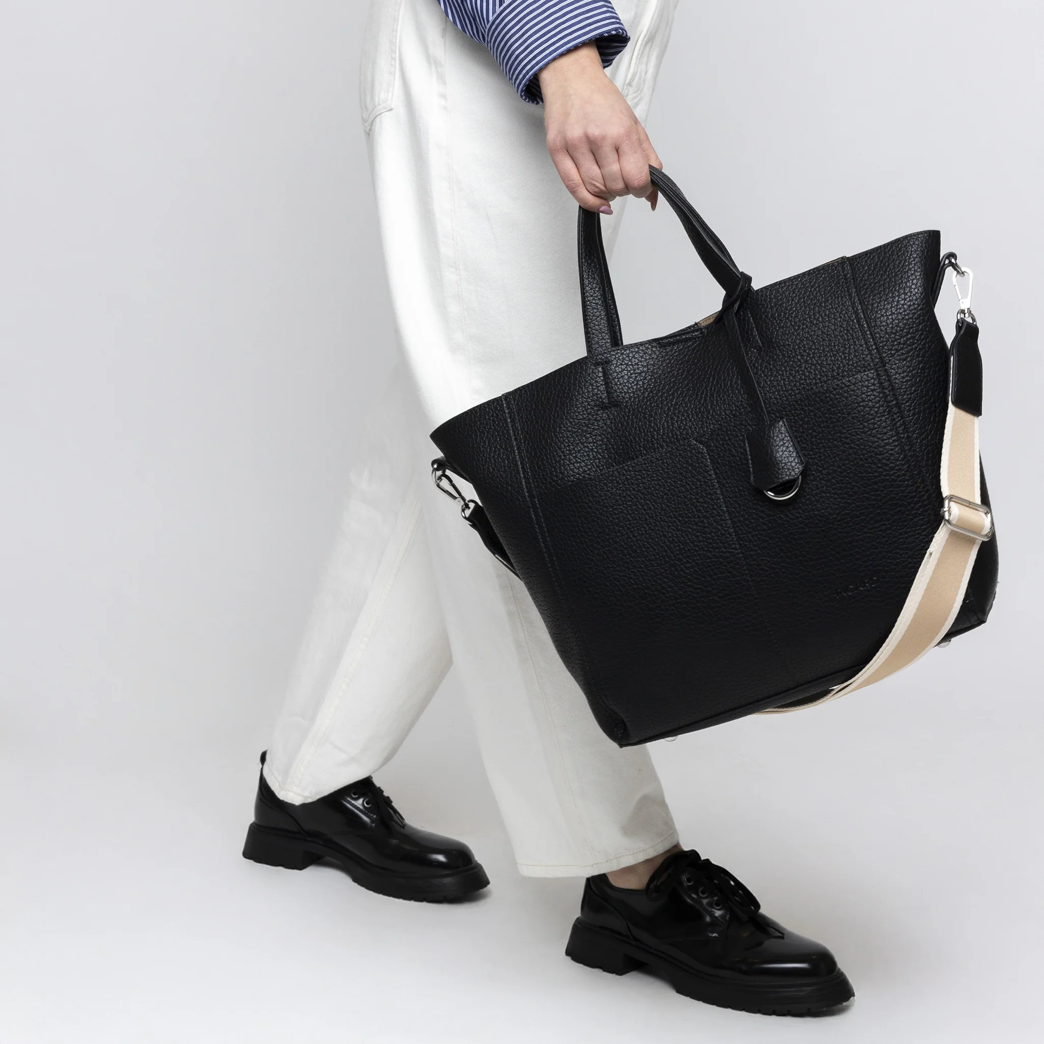 Shopper Runway 3307 - Image 2